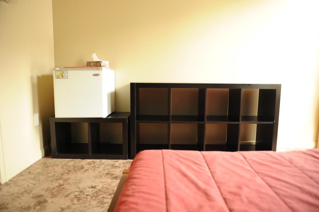 Camelot Inn At Honeyville Room photo